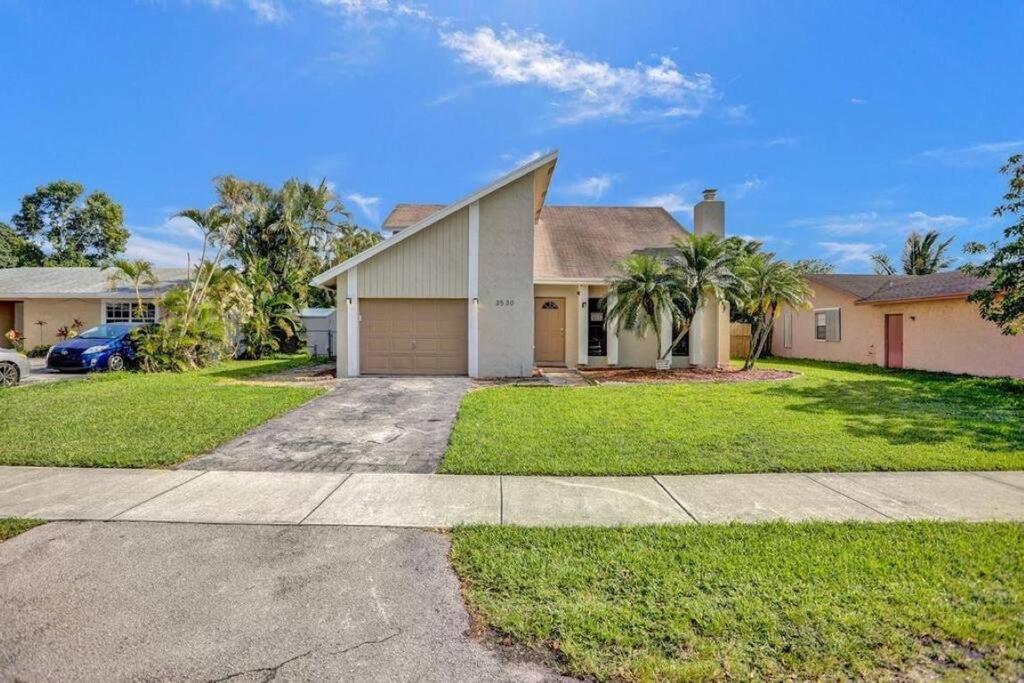 Delray Beach 3Bd Home & Pool With Game Room, 10 Guests エクステリア 写真
