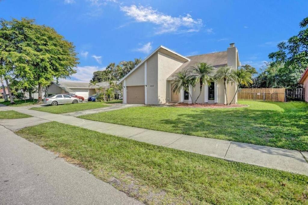 Delray Beach 3Bd Home & Pool With Game Room, 10 Guests エクステリア 写真